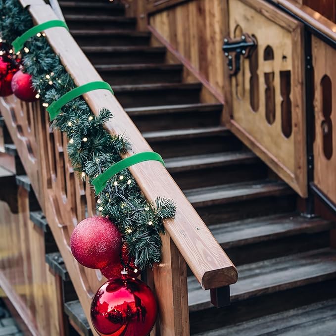 Easy Christmas Garland Ties