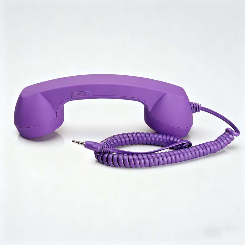 Vintage-Retro-Telefongriff mit Handy-Hörer und Mikrofon/Vintage retro telephone handle with mobile phone handset and microphone