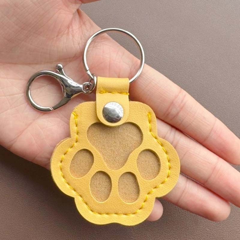 Pet Hair Storage Keychain