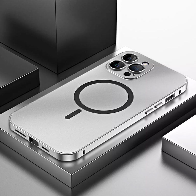 Magnetiskt metallfodral med snäppfunktion för iPhone/Magnetic metal case with snap function for iPhone