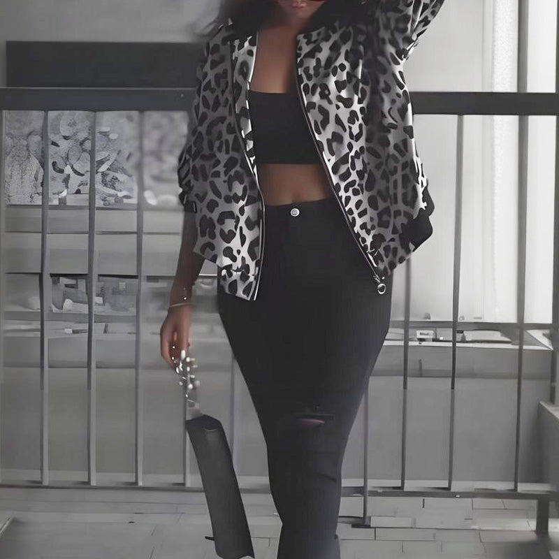 Trendig damjacka med leopardmönste/Trendy women's jacket with leopard print