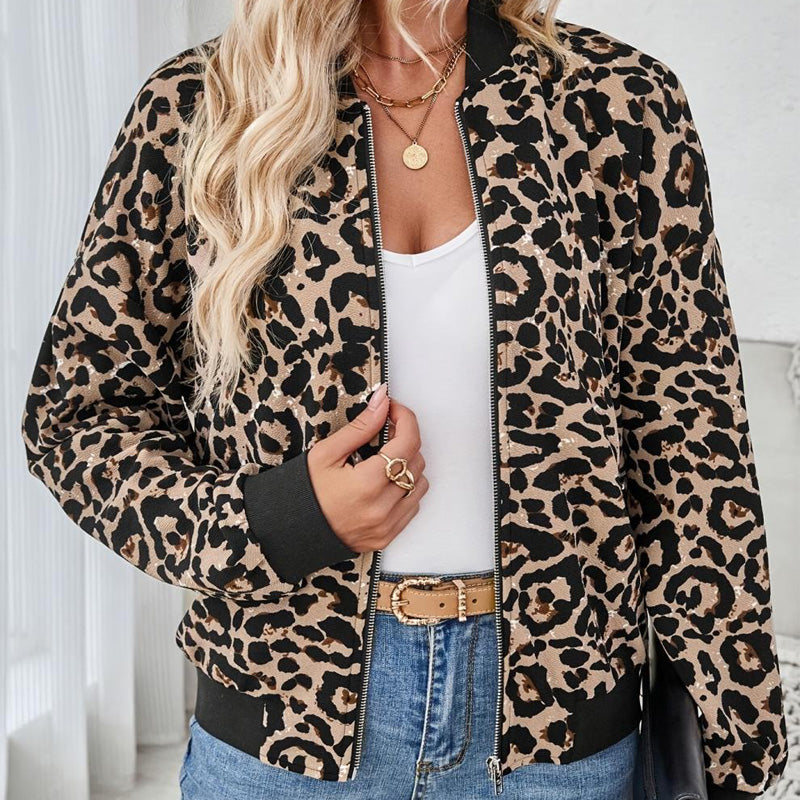 Trendig damjacka med leopardmönste/Trendy women's jacket with leopard print